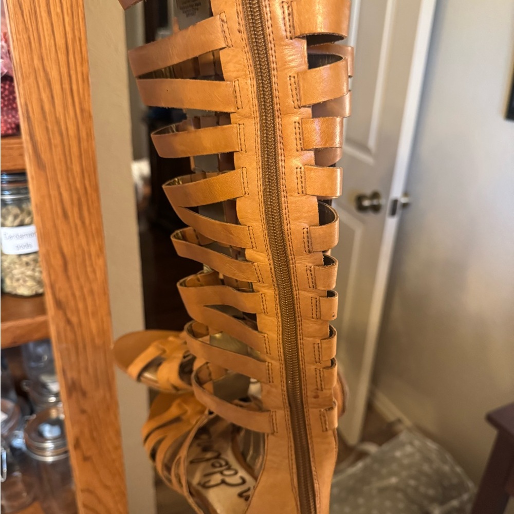 Women's Gladiator Sandals in Tan - Sam Edelman size 7.5 - Picture 2 of 3